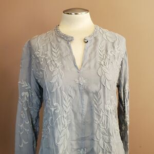 Johnny Was Sasha Embroidered Tie Front Blouse XS Light Blue Long Sleeve NEW Flaw